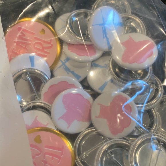 Gender reveal - Picture 2 of 3